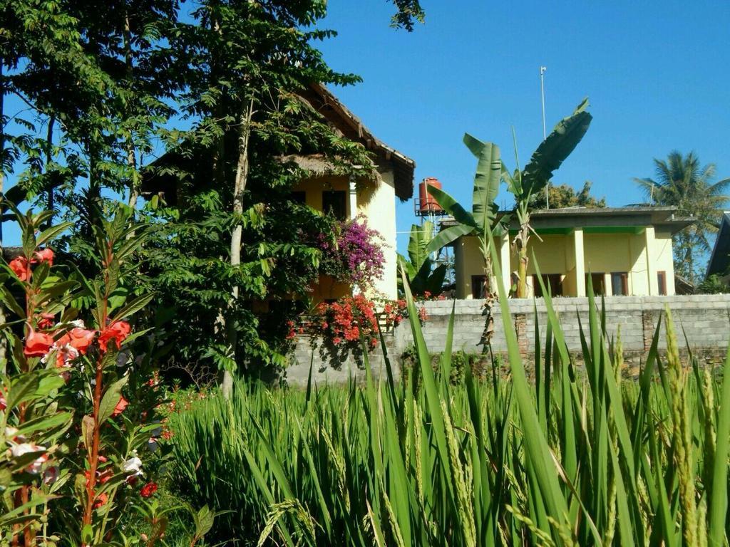 Kembang Kuning Cottages Tetebatu Esterno foto